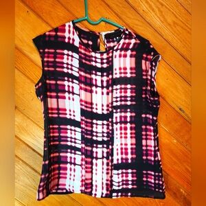 Worthington pink and black sleeveless blouse